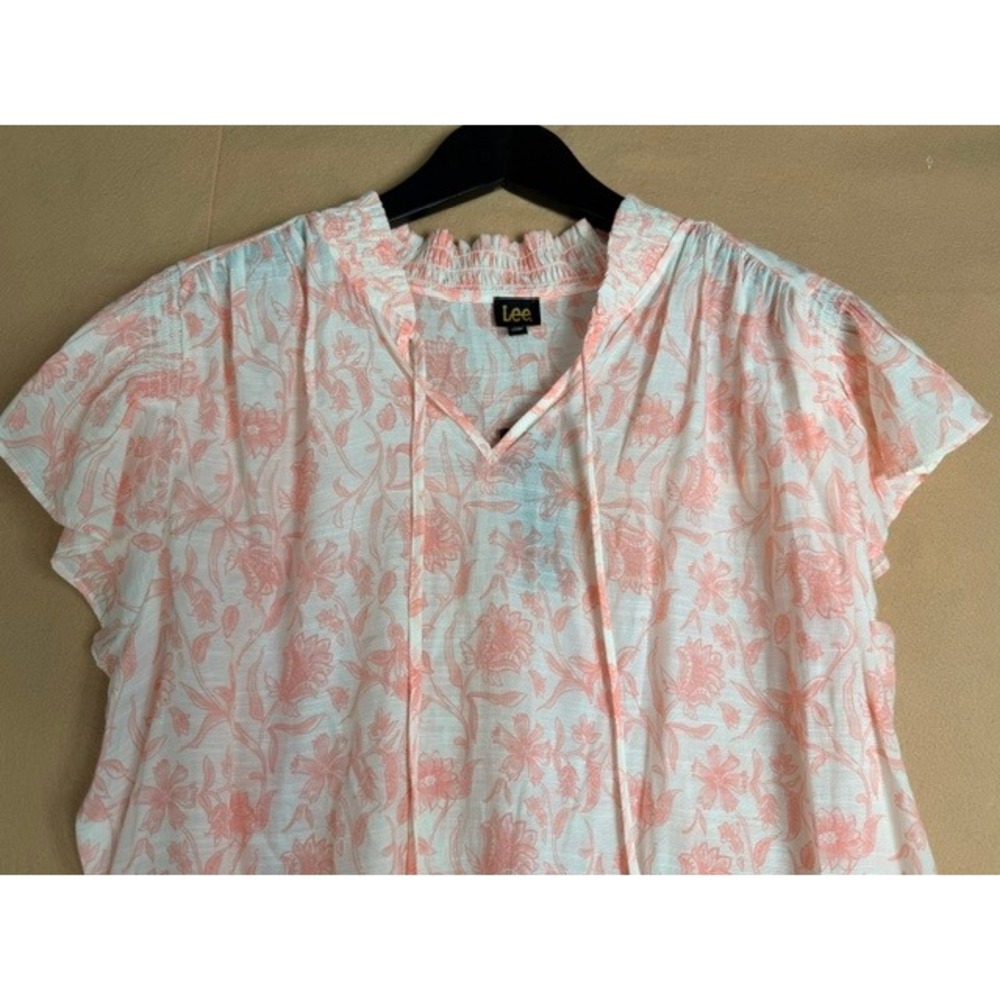 Lee Women's Plus 1X Pink Floral Peasant Blouse V Neck Short Sleeve NWT